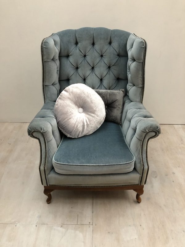 vintage blue chair for rent